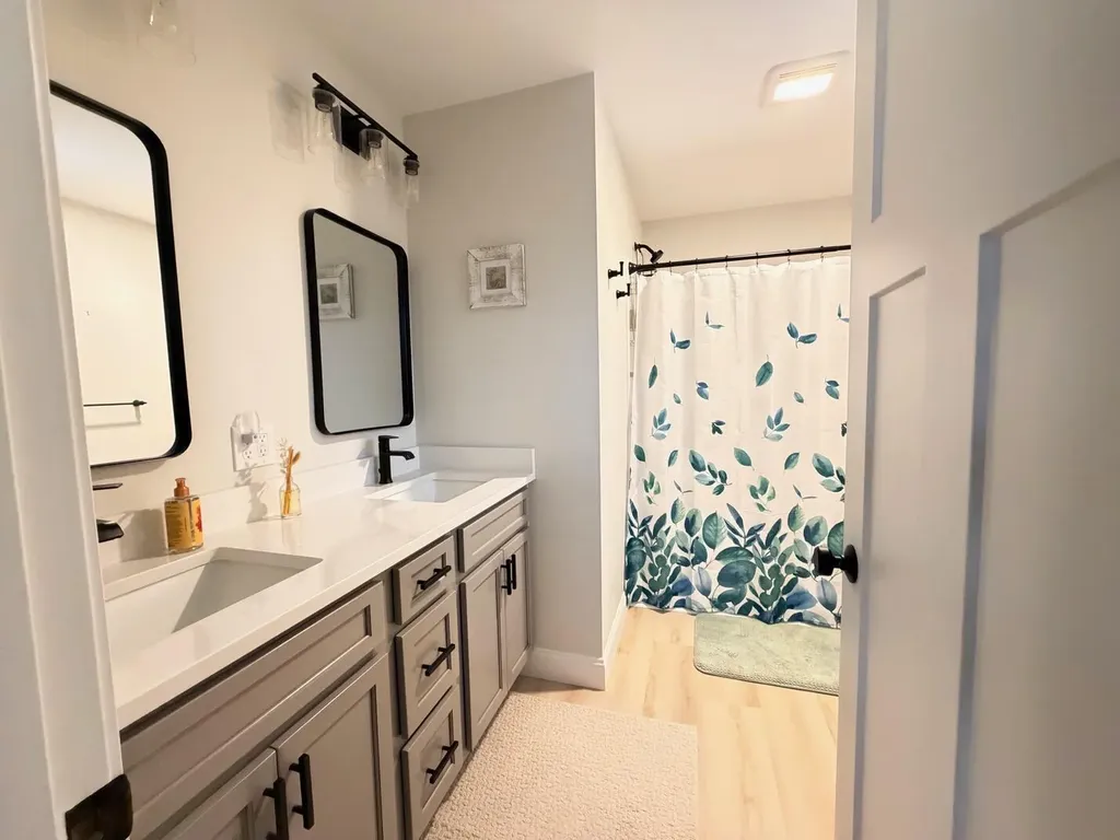 75 Maple Street Saco ME 04072