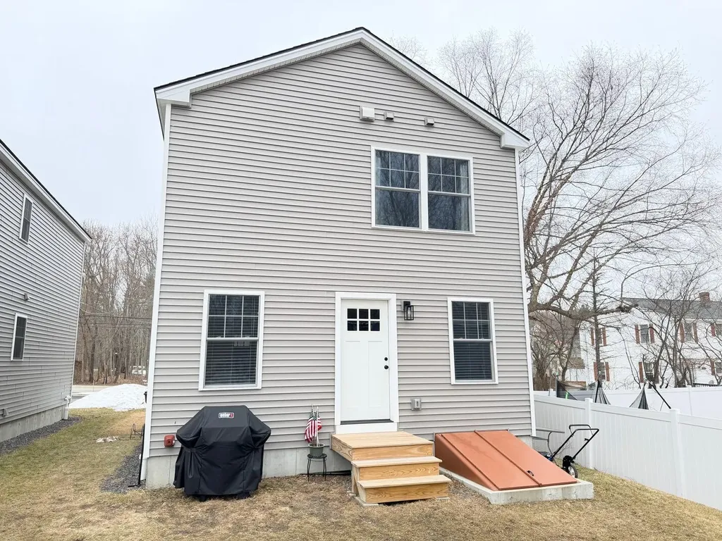 75 Maple Street Saco ME 04072