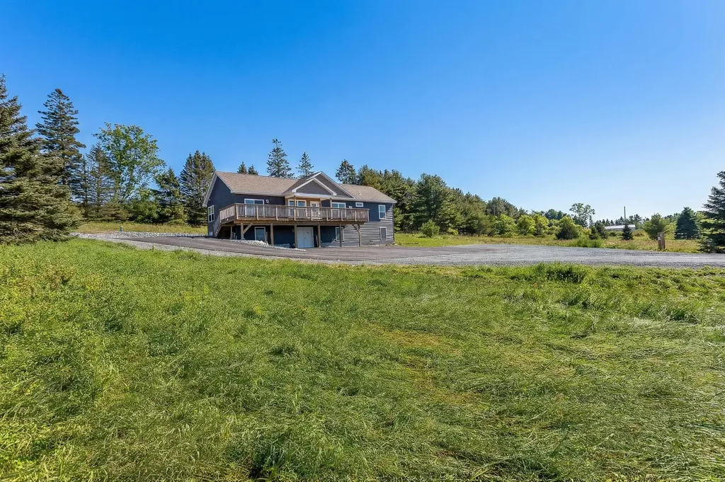 18 Farms Edge Road Lamoine ME 04605