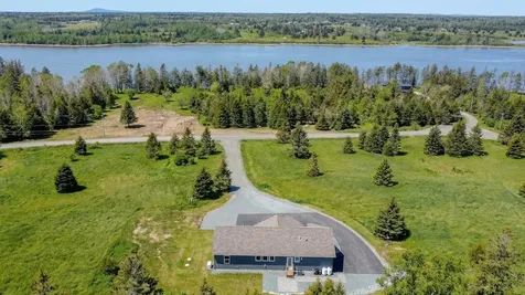 18 Farms Edge Road Lamoine ME 04605