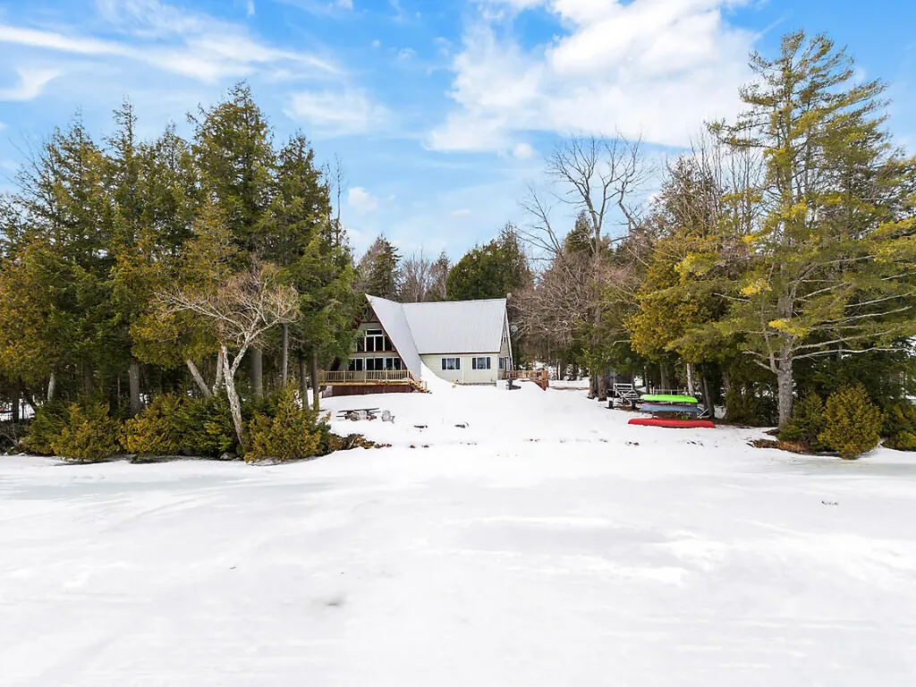 18 Beech Ridge Drive Abbot ME 04406