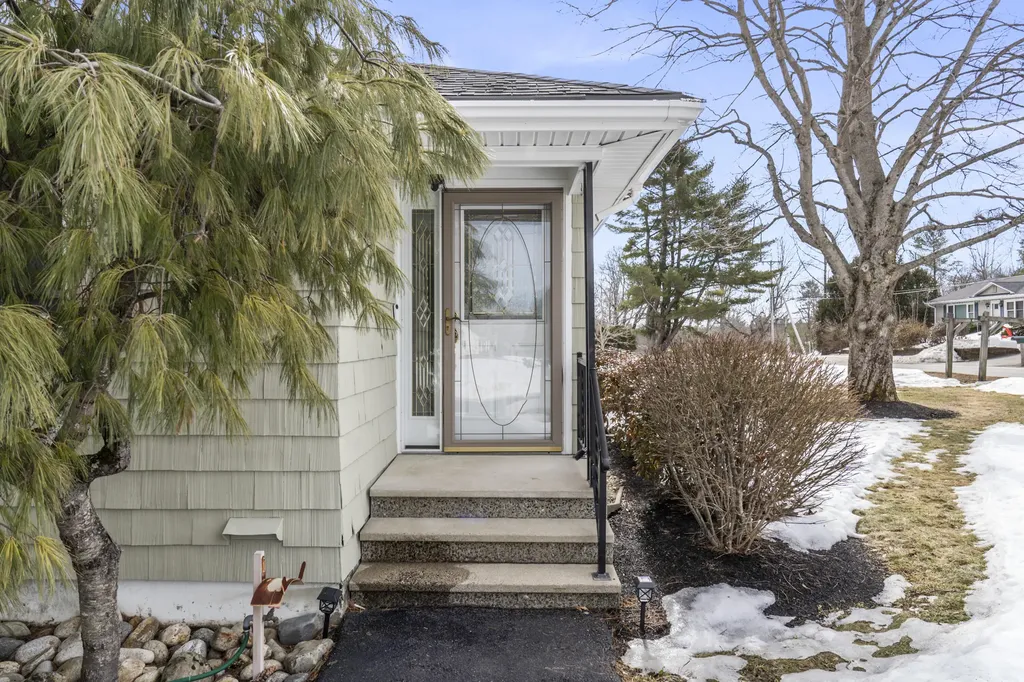112 Old Lisbon Road Lewiston ME 04240