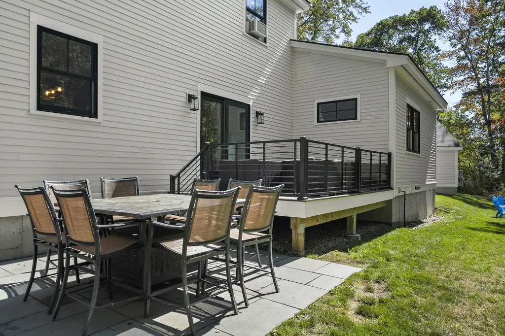 160 Main Street Rear Kennebunkport ME 04046