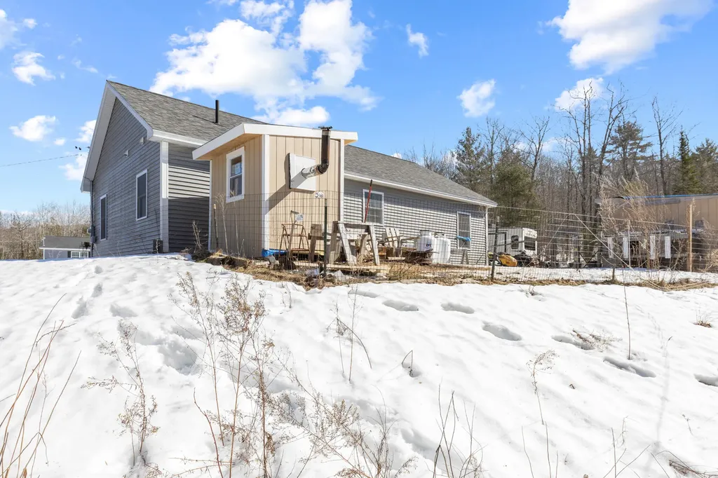 41 Hidden Pond Road Sabattus ME 04280
