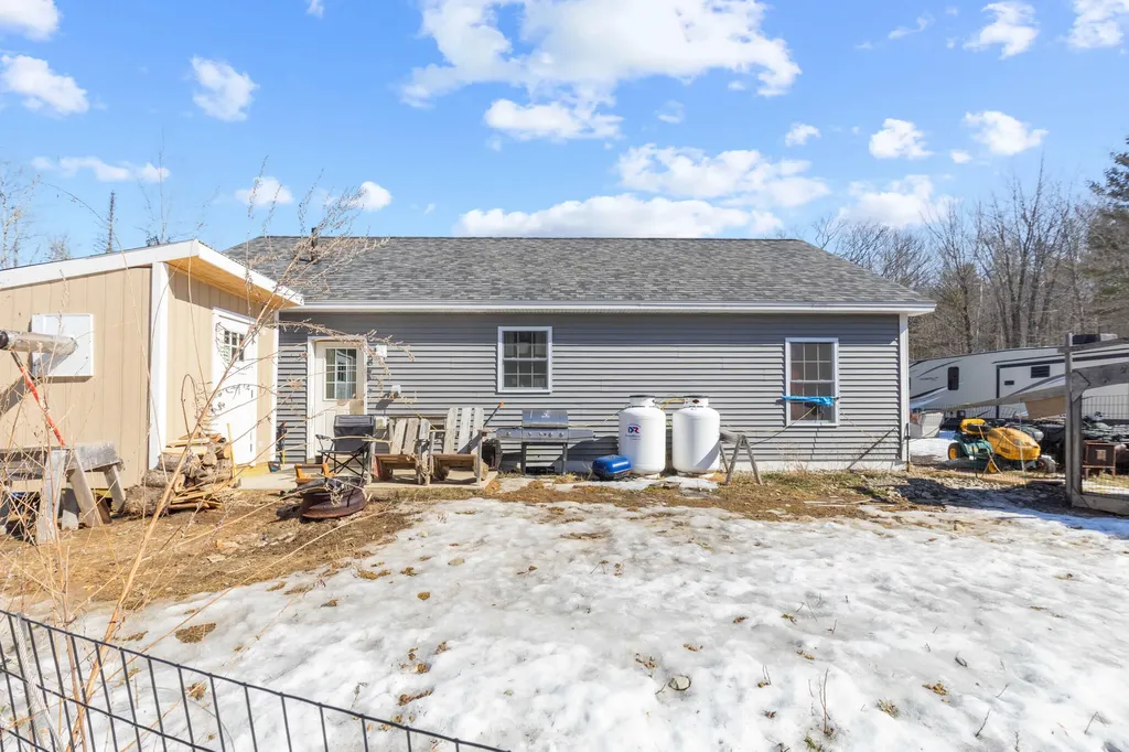 41 Hidden Pond Road Sabattus ME 04280