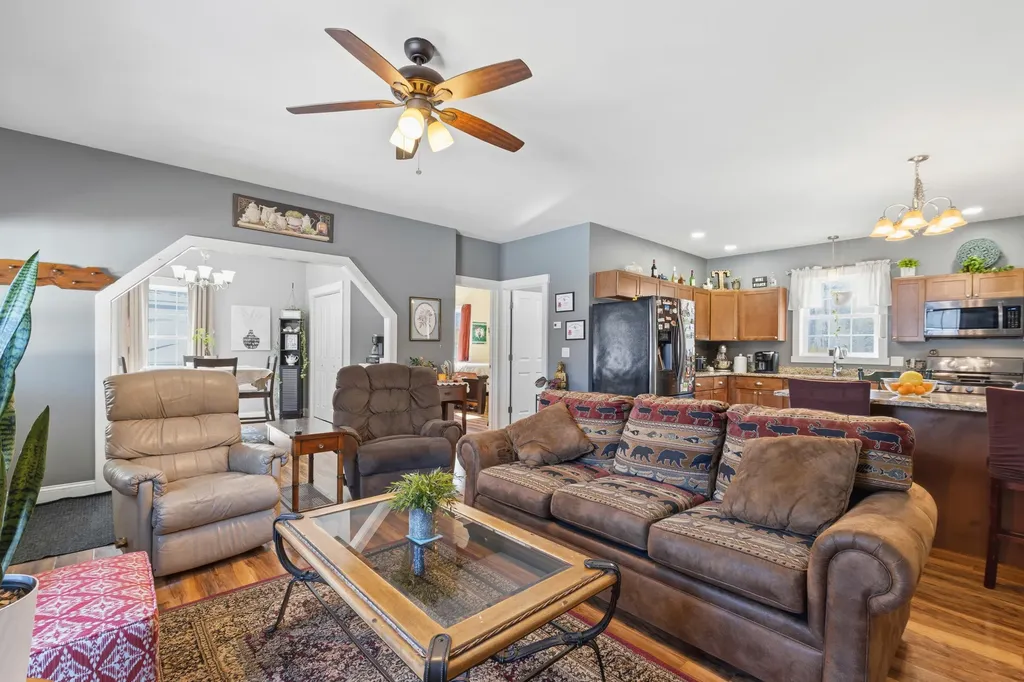 41 Hidden Pond Road Sabattus ME 04280