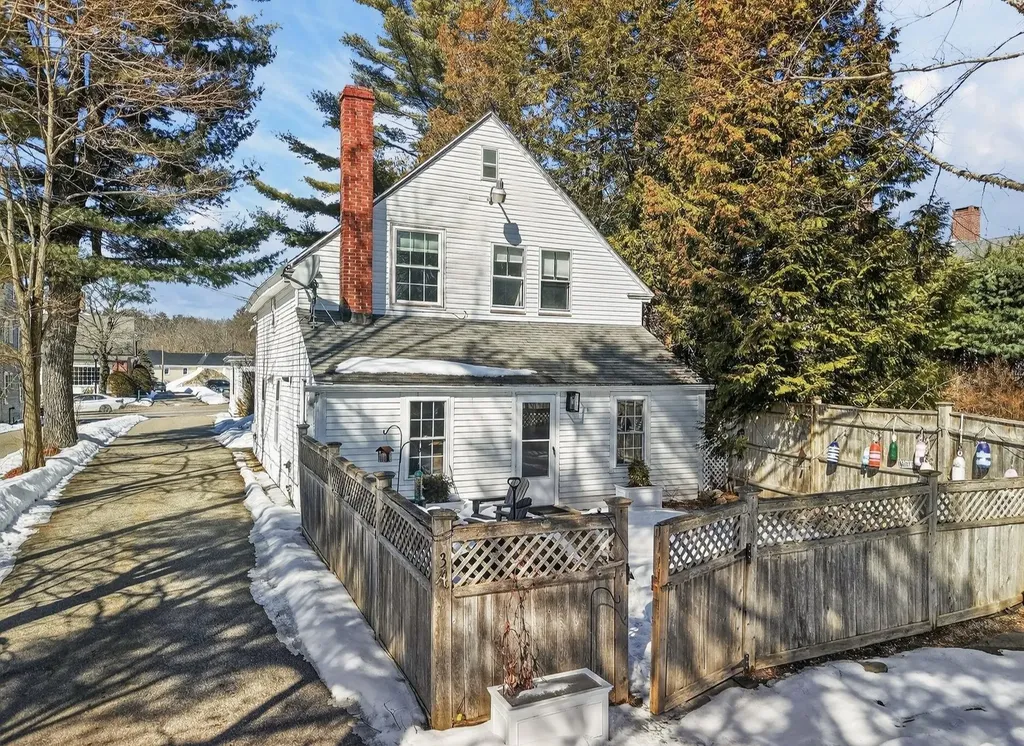 93 Main Street Kennebunk ME 04043