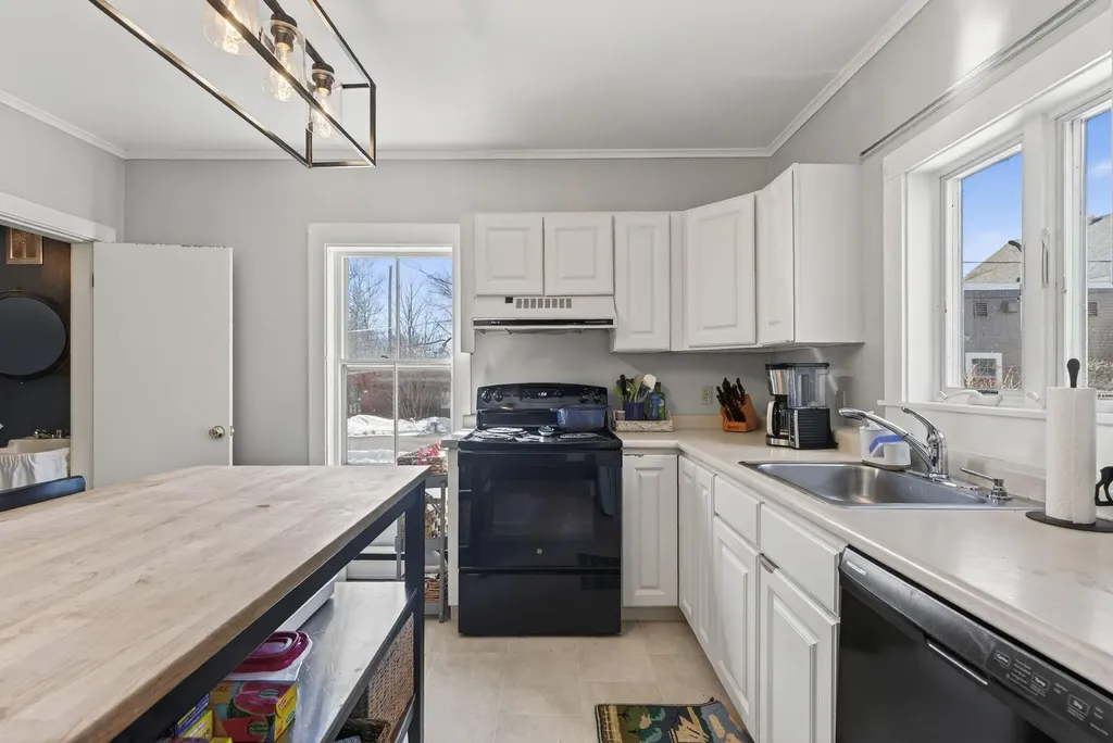 93 Main Street Kennebunk ME 04043