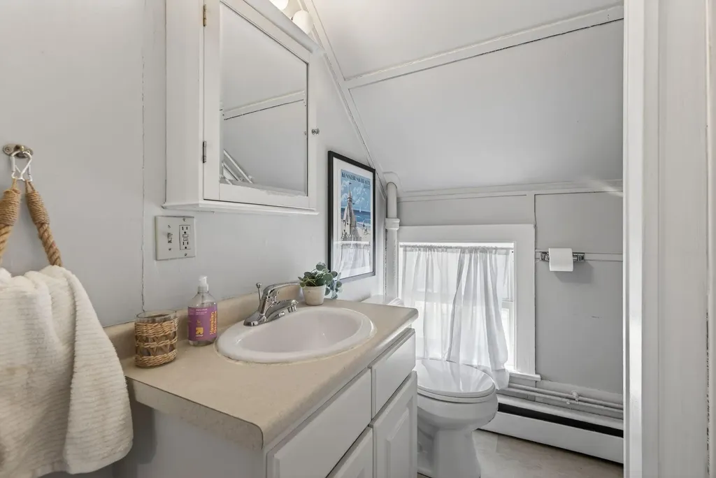 93 Main Street Kennebunk ME 04043