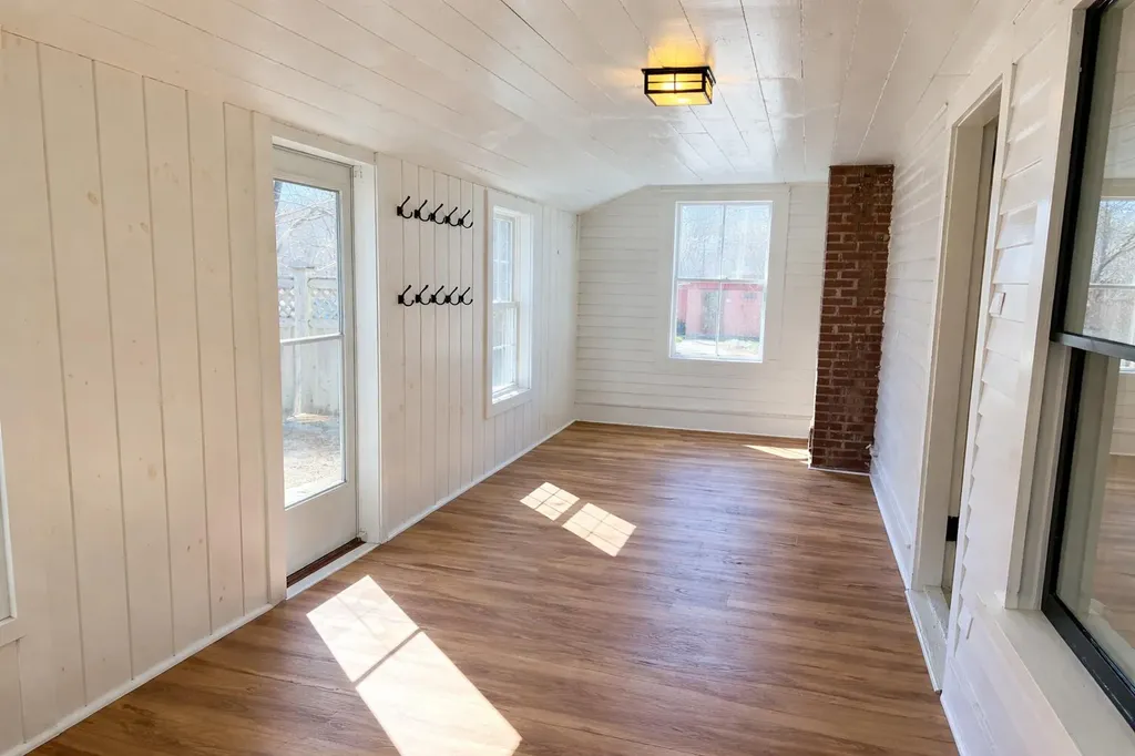 93 Main Street Kennebunk ME 04043