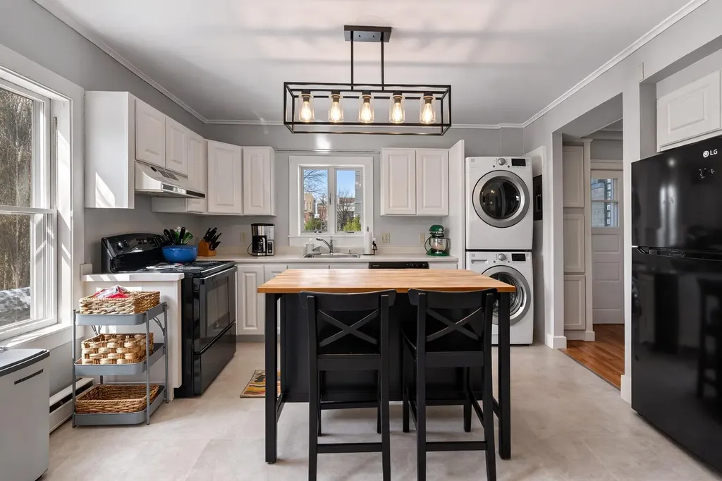 93 Main Street Kennebunk ME 04043