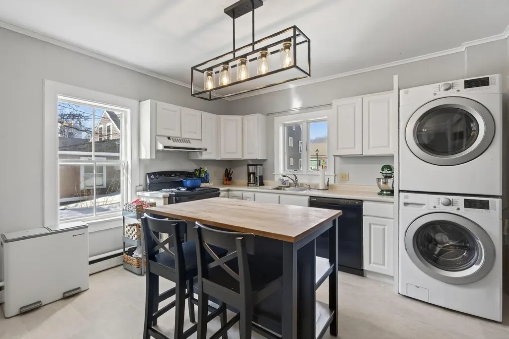 93 Main Street Kennebunk ME 04043