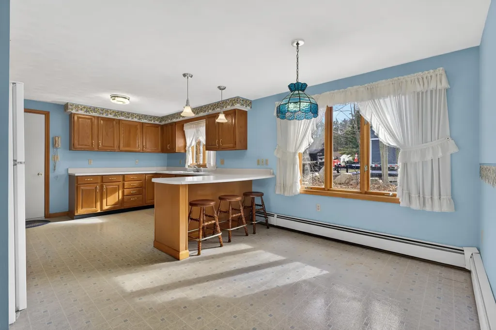 6 Lynn Avenue Biddeford ME 04005