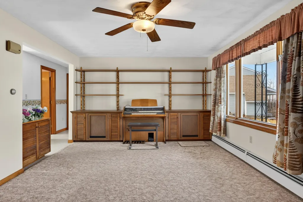 6 Lynn Avenue Biddeford ME 04005