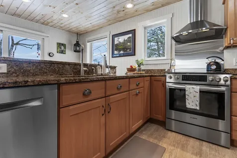 4 Pearl Drive Brunswick ME 04011