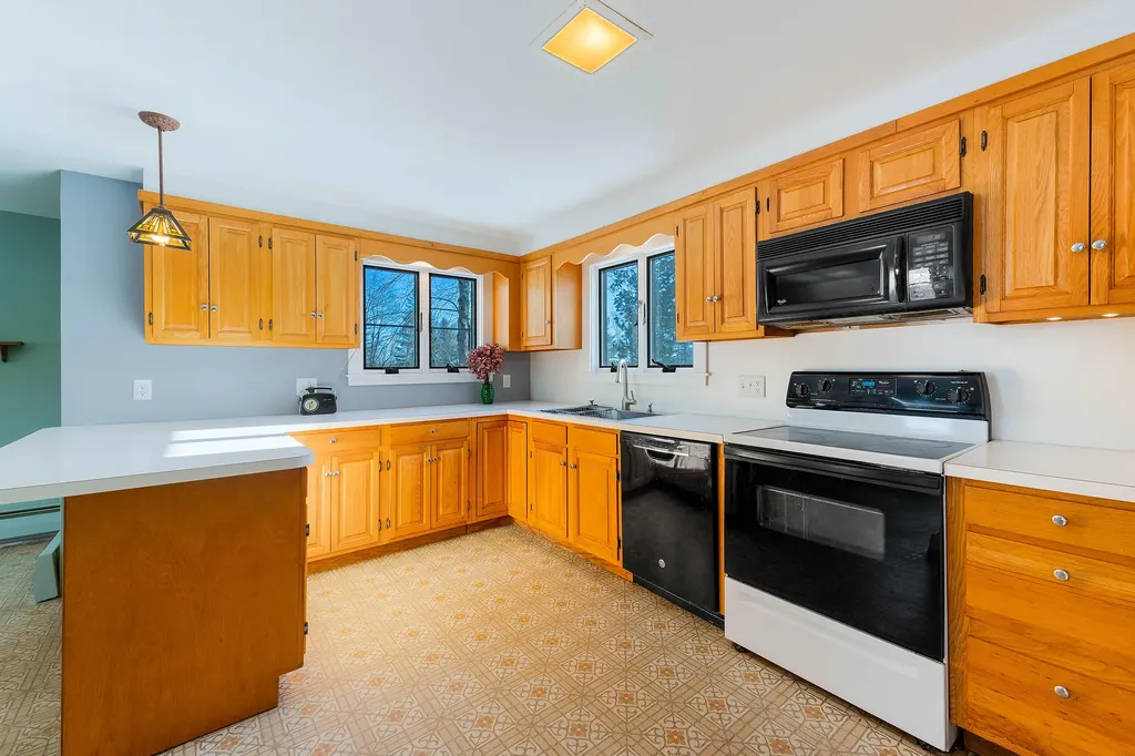 3 Langdon Road Wiscasset ME 04578