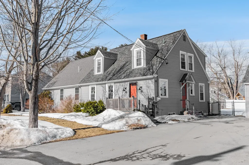 15 Fairfax Street Bangor ME 04401