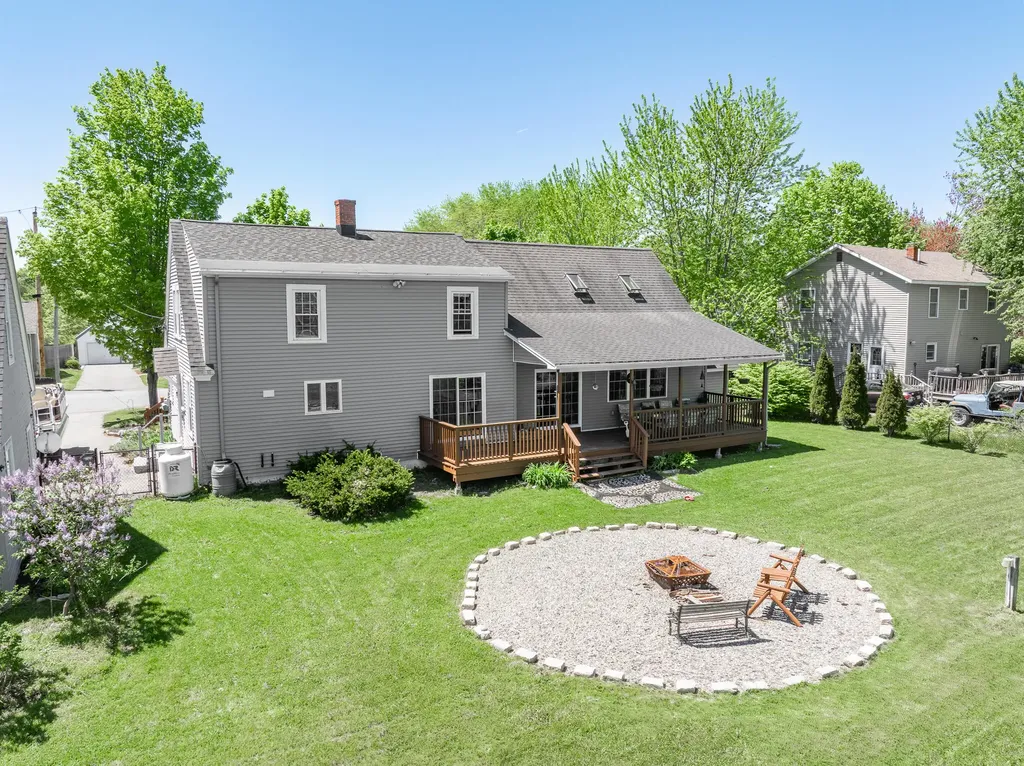 15 Fairfax Street Bangor ME 04401