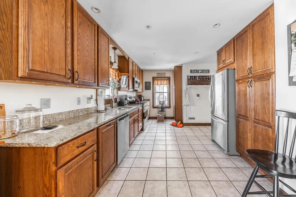 15 Fairfax Street Bangor ME 04401