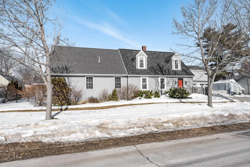 15 Fairfax Street Bangor ME 04401