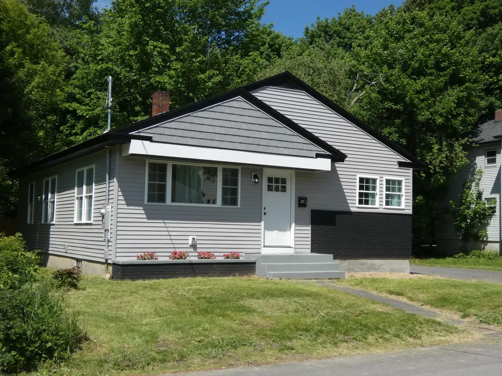 28.5 Elm Street Fairfield ME 04937