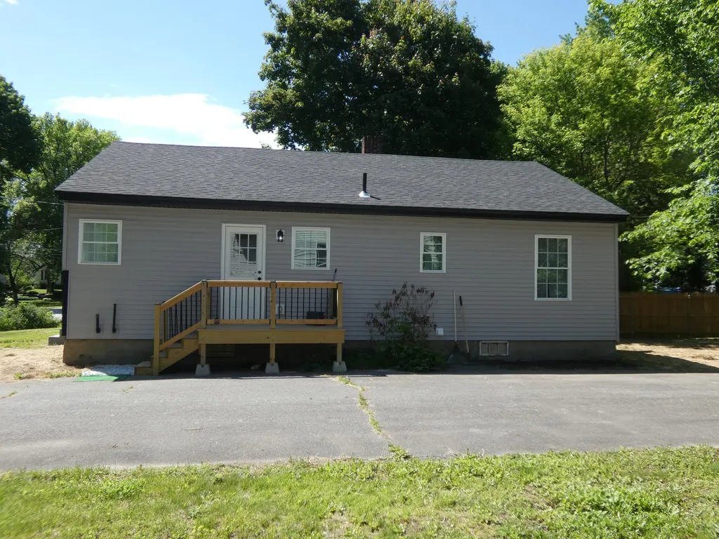 28.5 Elm Street Fairfield ME 04937