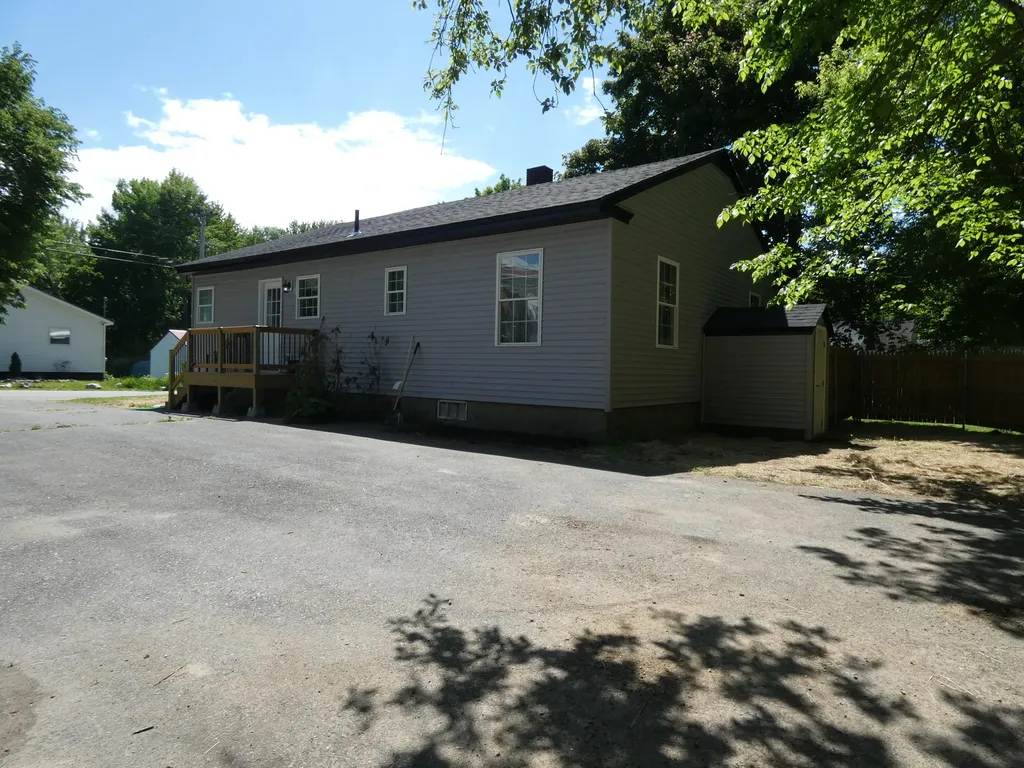 28.5 Elm Street Fairfield ME 04937
