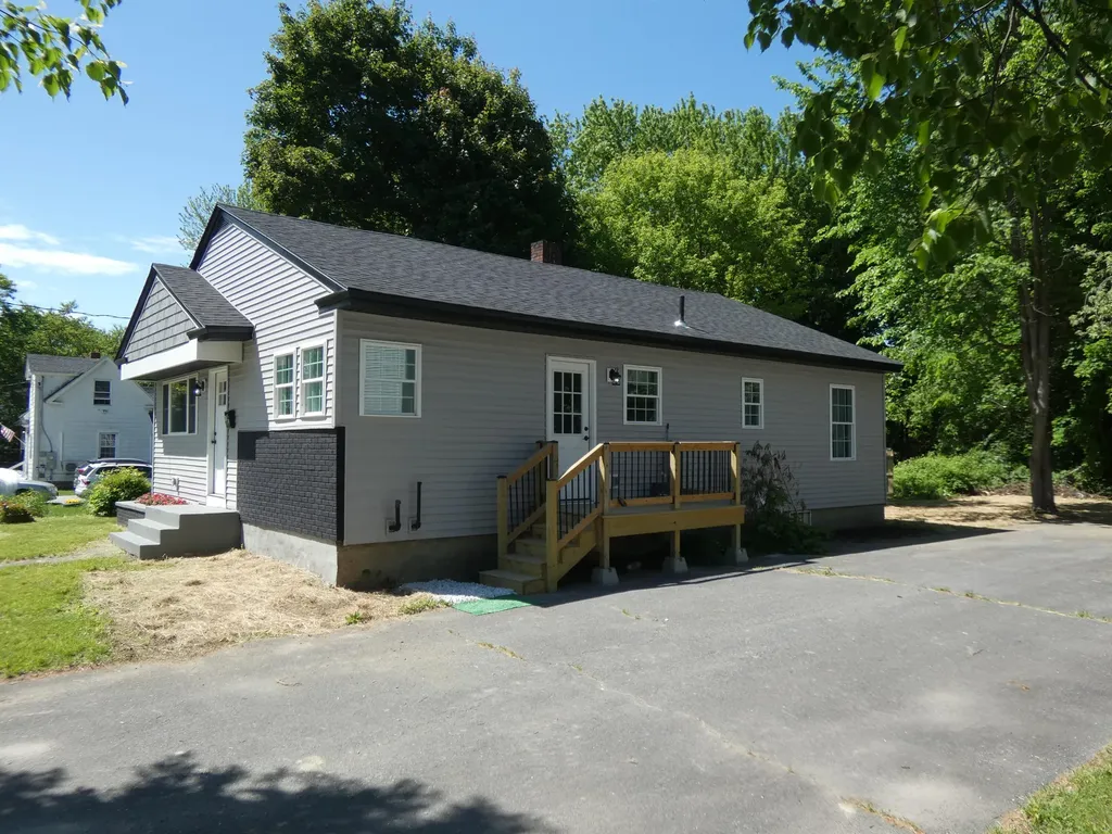 28.5 Elm Street Fairfield ME 04937