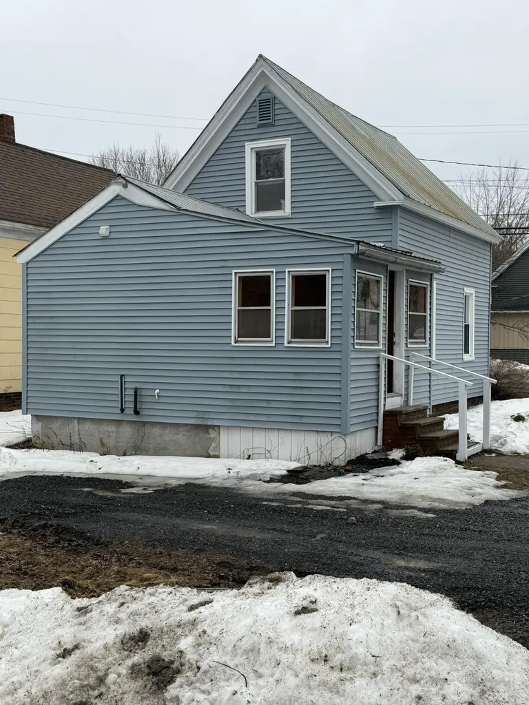 19 Knapp Street Livermore Falls ME 04254