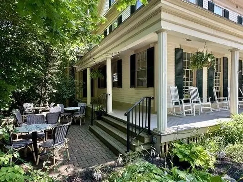 165 Park Row Brunswick ME 04011