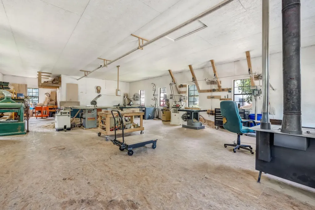 22 Rockland Road Jefferson ME 04348