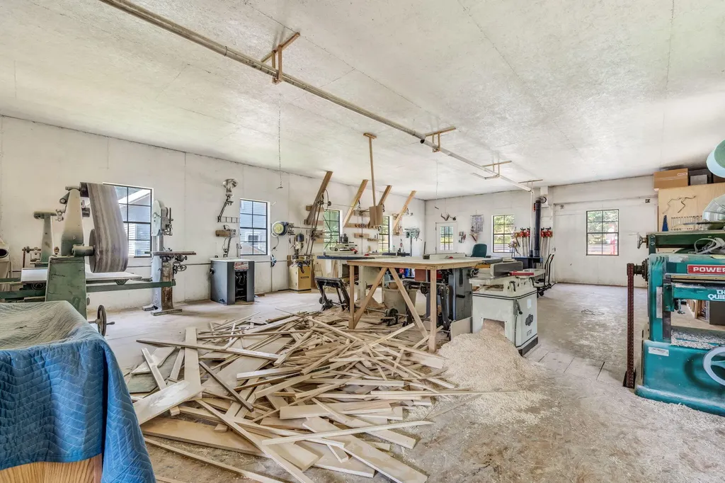 22 Rockland Road Jefferson ME 04348