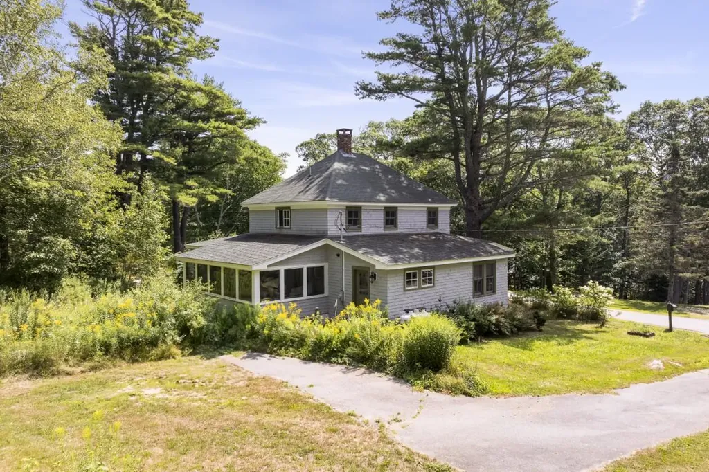 74 & 76 Bay Street Boothbay Harbor ME 04538