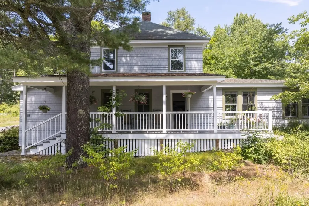 74 & 76 Bay Street Boothbay Harbor ME 04538