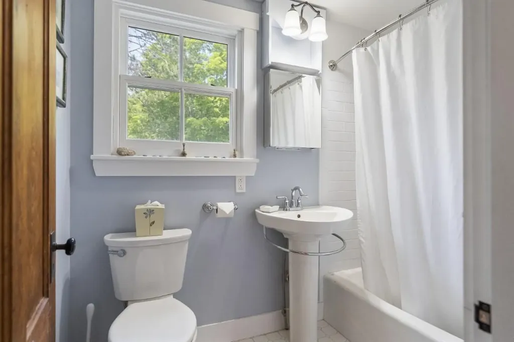 74 & 76 Bay Street Boothbay Harbor ME 04538