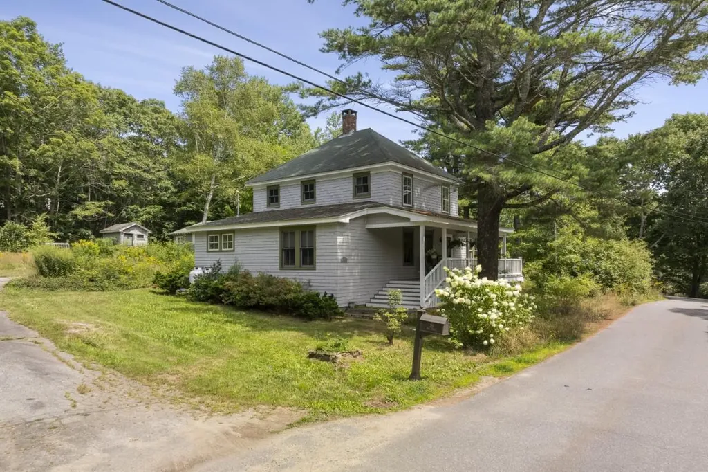 74 & 76 Bay Street Boothbay Harbor ME 04538