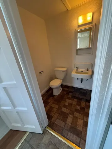 25 Hartford Street Rumford ME 04276