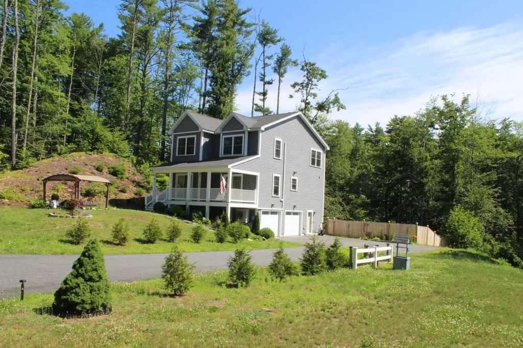 26 Channel Lane Sanford ME 04073