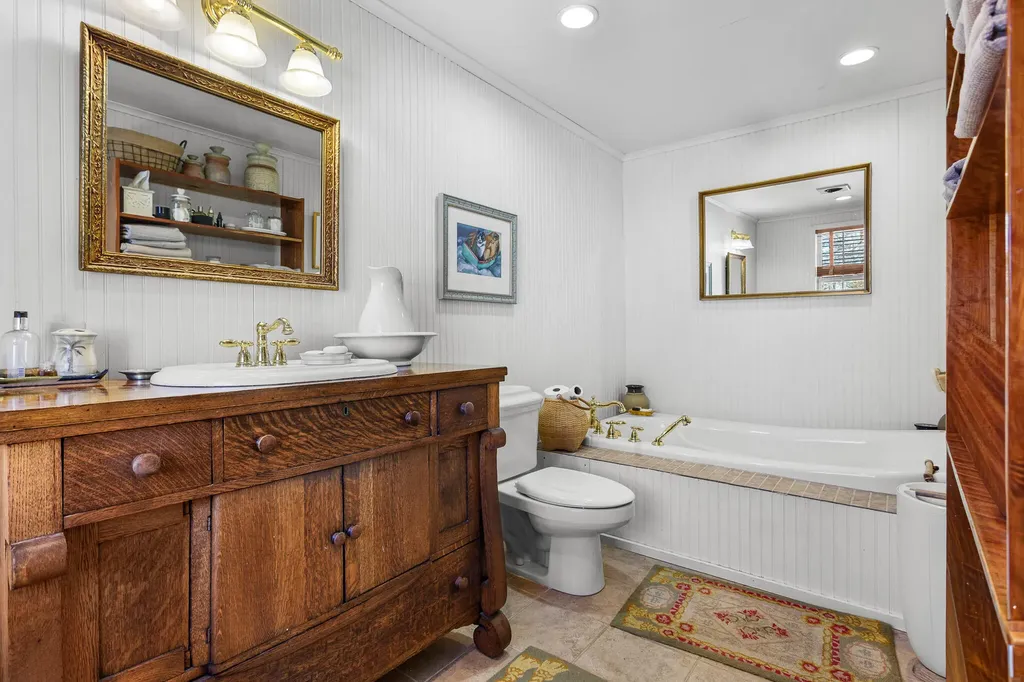 27 Windmill Hill Lane Castine ME 04421