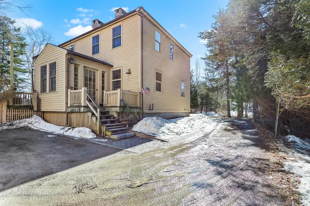 27 Windmill Hill Lane Castine ME 04421