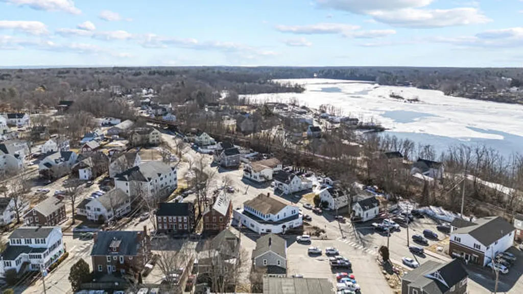 6 Middle Street Saco ME 04072
