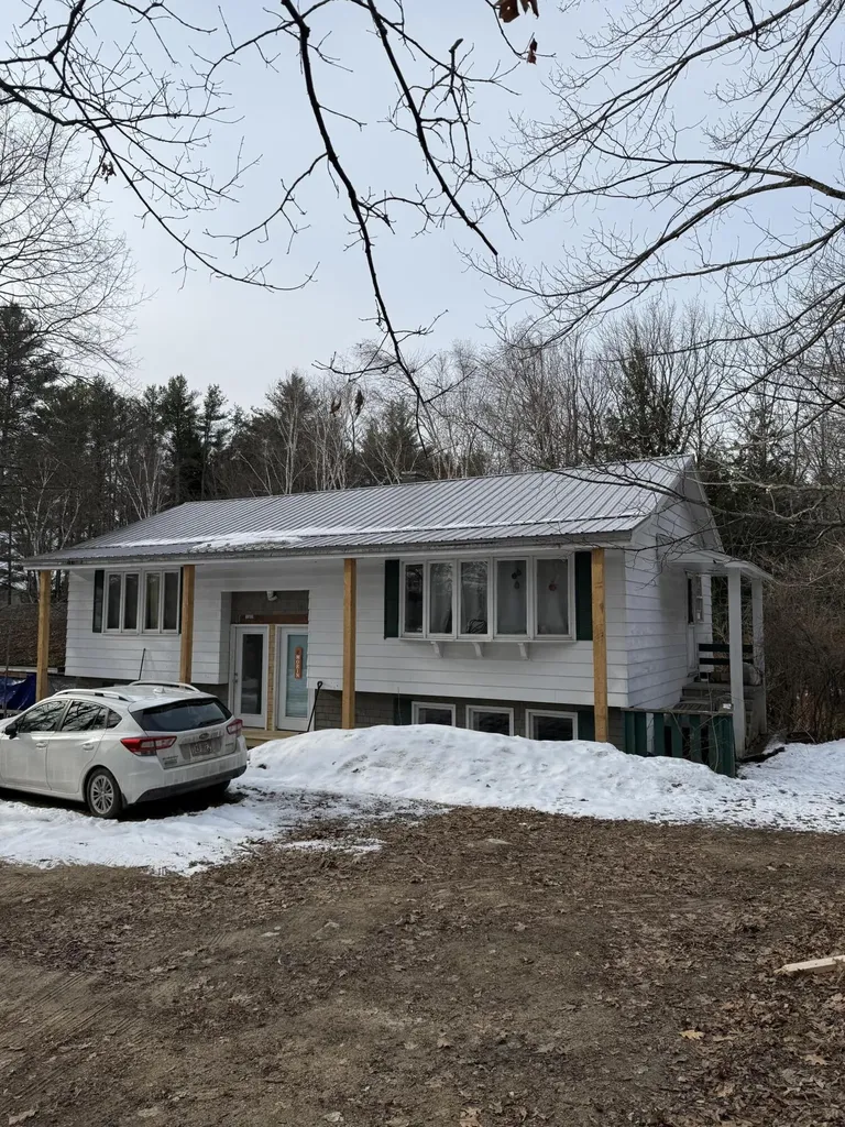 156 Alpine Street Paris ME 04281