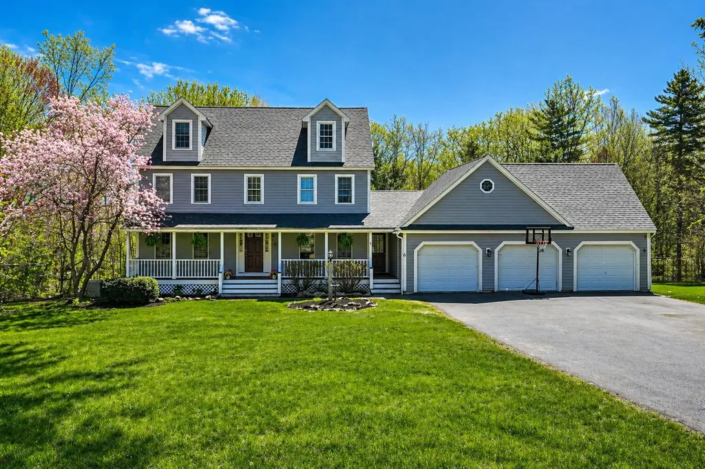 6 Kestrel Circle York ME 03909