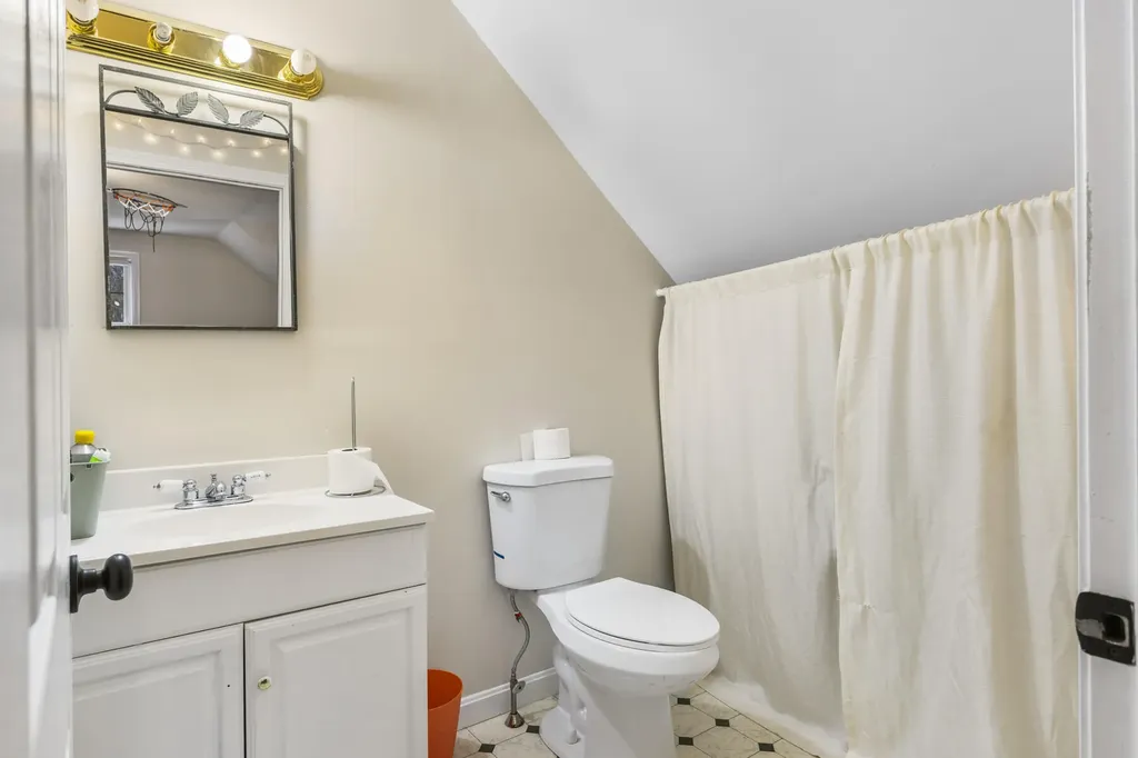 6 Kestrel Circle York ME 03909