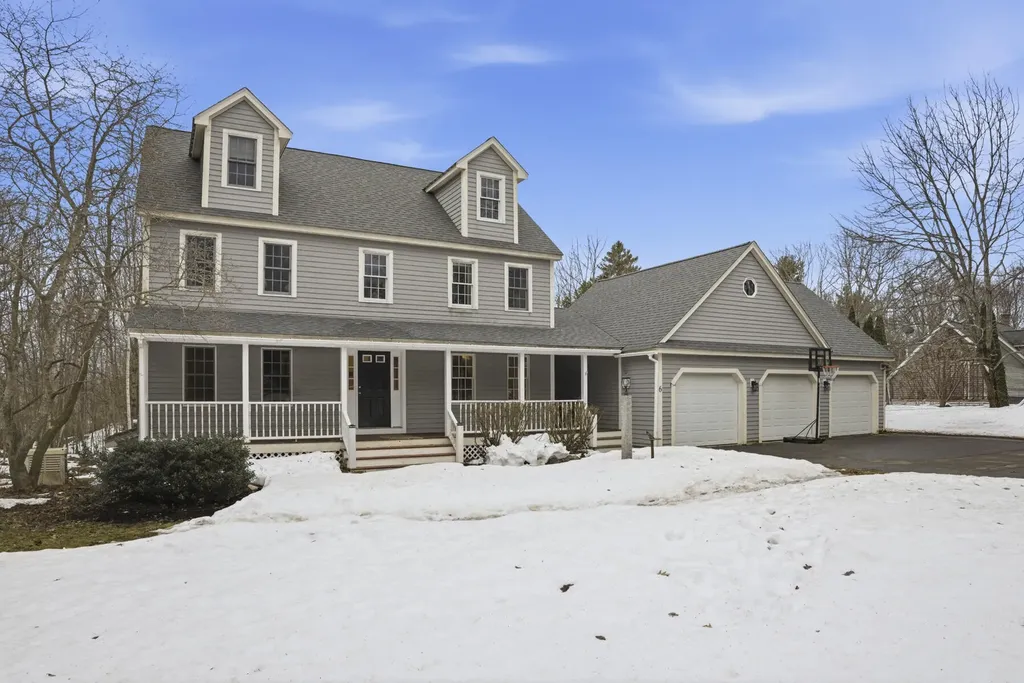 6 Kestrel Circle York ME 03909