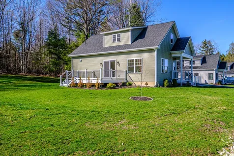 17 Youngs Lane Freeport ME 04032