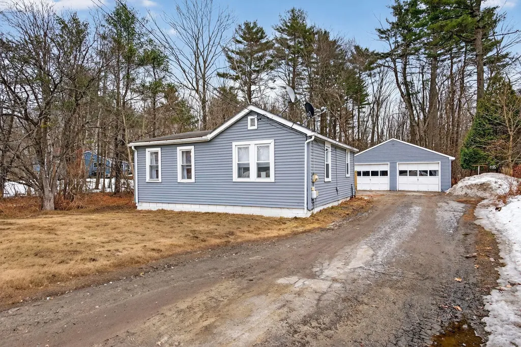 288 Manley Road Auburn ME 04210