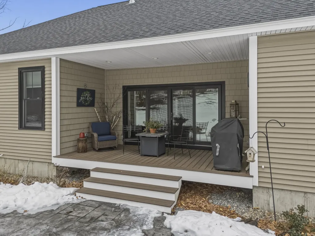 21 Cliff Drive Windham ME 04062