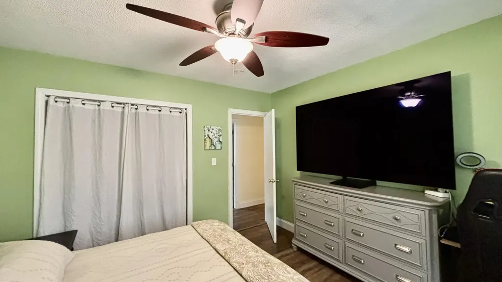 15 Roslin Avenue Lewiston ME 04240