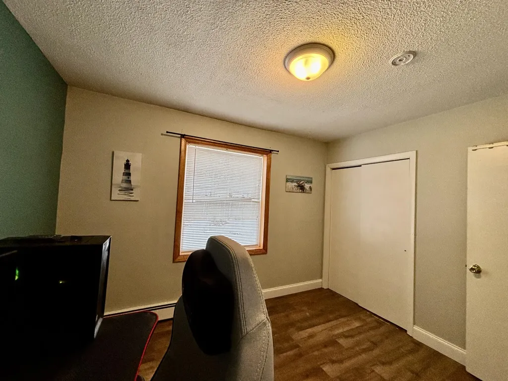 15 Roslin Avenue Lewiston ME 04240